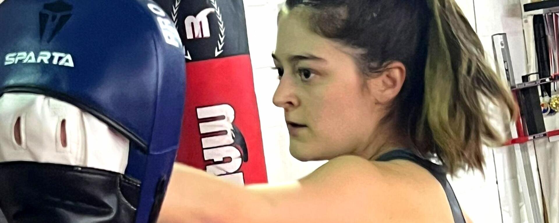 Ladies Kickboxing for Women in Swindon Lady Punching